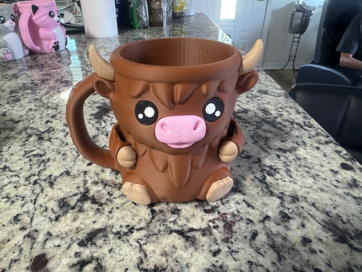 Ferdinand, the Highland Cow Ice Pint Holder